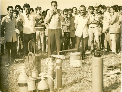 Prof. Ryu Falcão e alunos - 1971